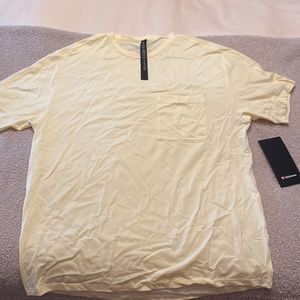 LULULEMON MENS T-SHIRT